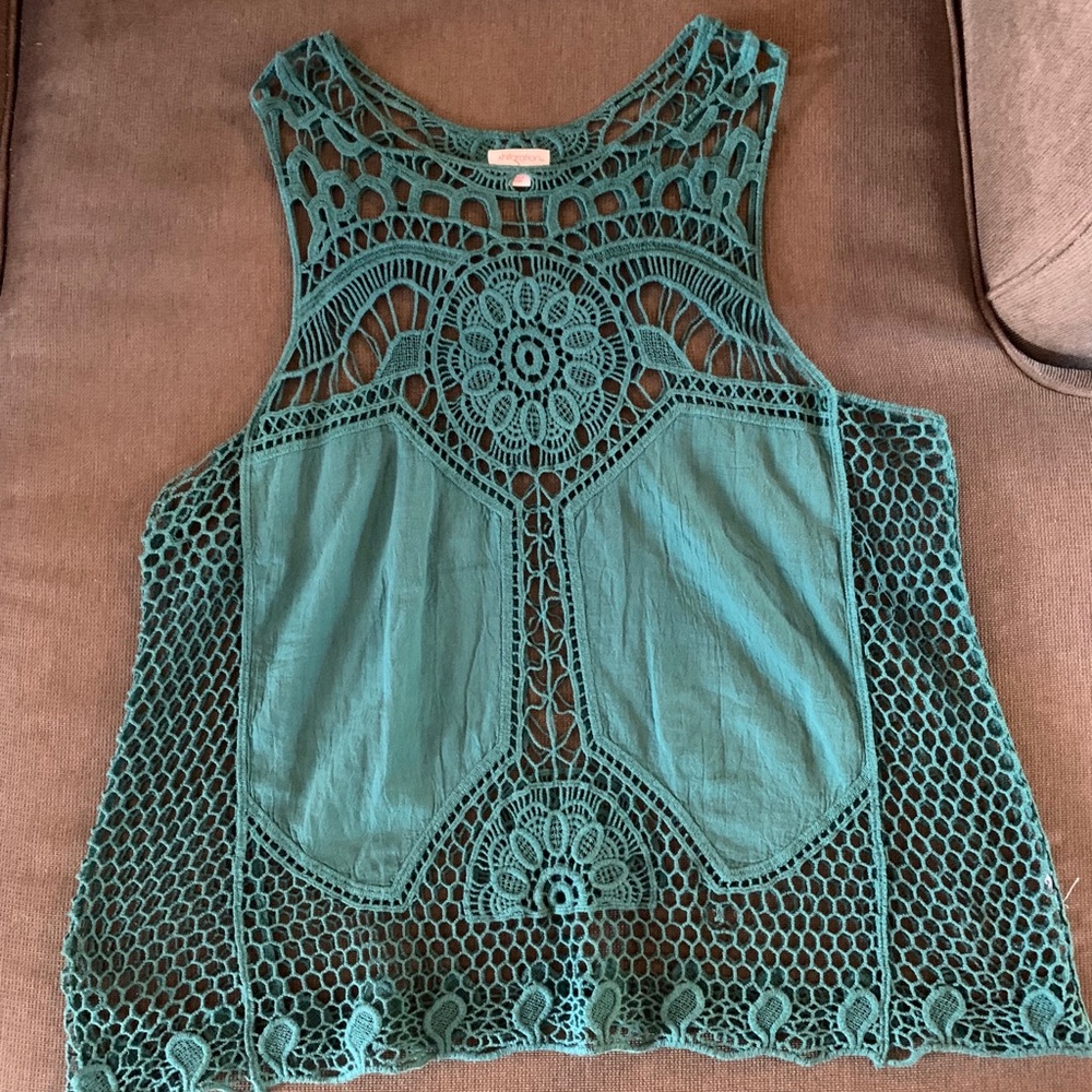 Cut Out Tank